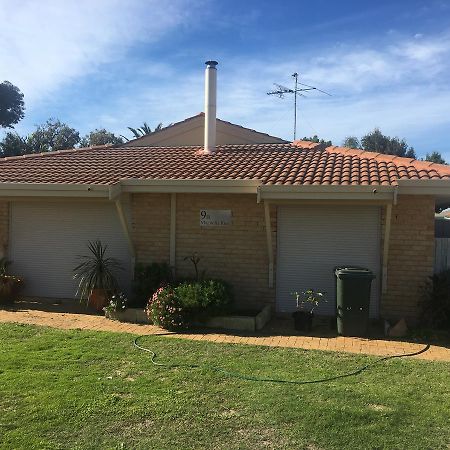 Relaxed Ocean View Villa Mandurah Exterior photo